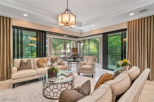 8-101-2550 Marquesa Royale Ln, NAPLES, FL, 34109-3635 | Card Image