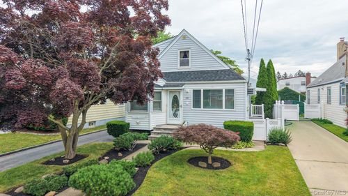 360 Grand Avenue, Hempstead, NY, 11552 | Card Image