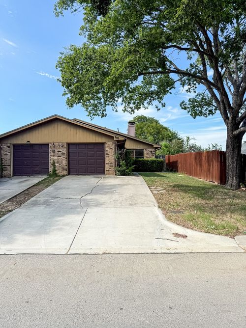 300 Gardenview St, Denton, TX, 76207-7625 | Card Image