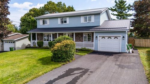 46 Cherry Lane, House with 4 bedrooms, 4 bathrooms and 3 parking in Bridgewater NS | Card Image