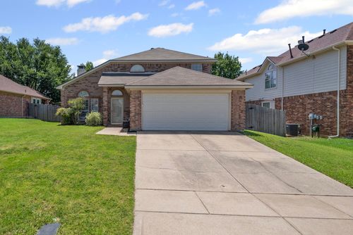618 Dorchester Ln, Mansfield, TX, 76063-2886 | Card Image