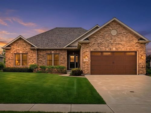 1934 Parkside Dr, Sycamore, IL, 60178-3315 | Card Image