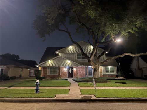 9223 Petersham Dr, Houston, TX, 77031-2730 | Card Image