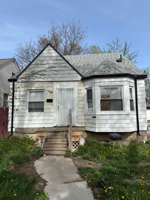 19202 Rogge St, Detroit, MI, 48234-3083 | Card Image