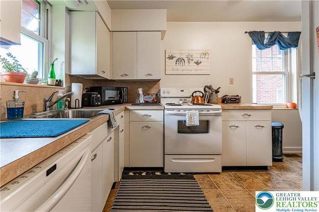 1 - 718 15 Th Ave, Condo with 2 bedrooms, 1 bathrooms and null parking in BETHLEHEM PA | Image 6