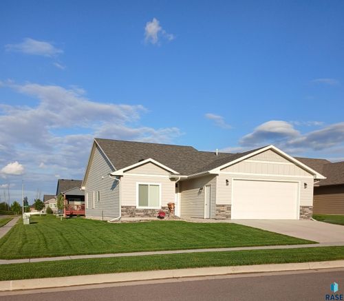 5400 S Eastwind Ave, Sioux Falls, SD, 57108-3703 | Card Image