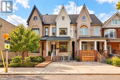 138 Osler St, Toronto, ON, M6N2Y8 | Card Image