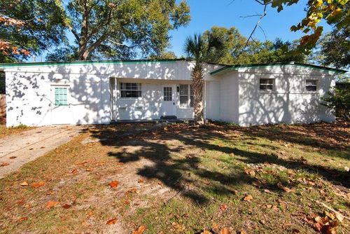 213 Hawthorne Cir, Fort Walton Beach, FL, 32547-3707 | Card Image