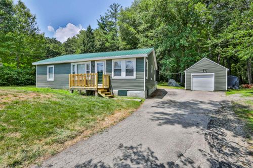 166 Rockingham Road, Auburn, NH, 03032 | Card Image