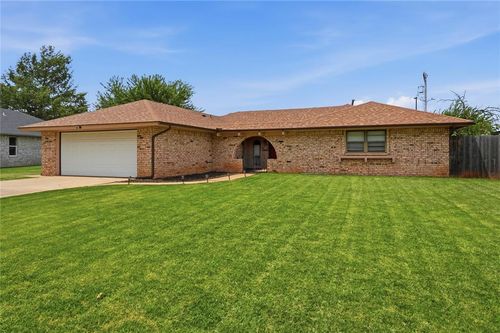 11917 Camelot Pl, Oklahoma City, OK, 73120-6739 | Card Image