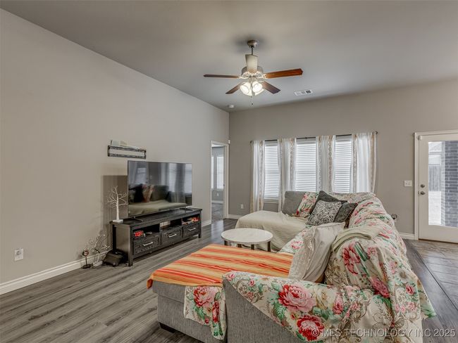 13 Evermore Ln, House other with 3 bedrooms, 2 bathrooms and null parking in Yukon OK | Image 11