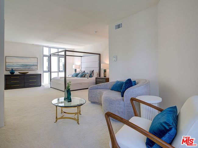 APT-201 - 5205 Ocean Front Walk, Condo with 2 bedrooms, 3 bathrooms and 2 parking in Marina del Rey CA | Image 33