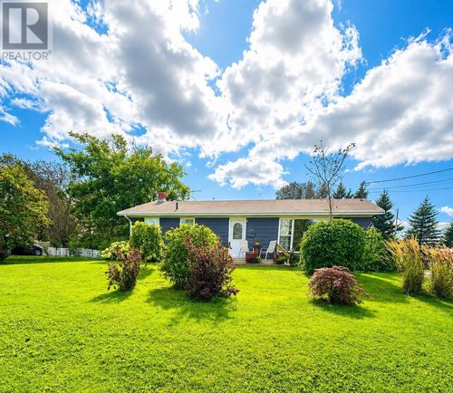 113 Maple Ave, Charlottetown, PE, C1A6G4 | Card Image