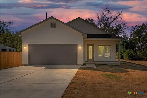 223 W Allen St, Bartlett, TX, 76511-4622 | Card Image