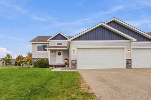 813 Hickory Curv, Watertown, MN, 55388-8286 | Card Image