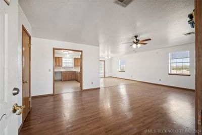 24354 S Hwy 48, House other with 3 bedrooms, 2 bathrooms and null parking in Bristow OK | Image 3