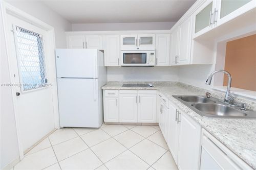 apt-502-218 Ne 12th Ave, Hallandale Beach, FL, 33009-4563 | Card Image