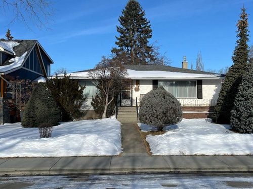 719 33a St Nw, Calgary, AB, T2N2X2 | Card Image