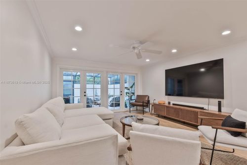 825-825 Se 2nd St, Fort Lauderdale, FL, 33301-3607 | Card Image