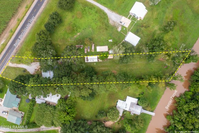 Property line Approximate | Image 37