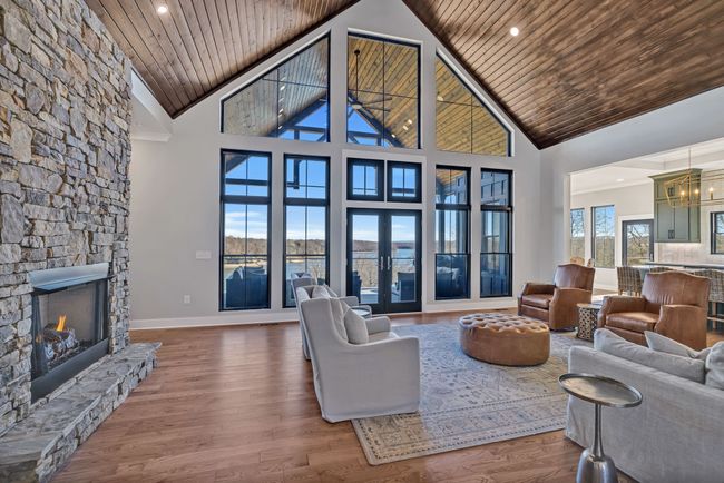 337 Lake Court Dr, House other with 5 bedrooms, 5 bathrooms and 2 parking in Lynchburg TN | Image 4
