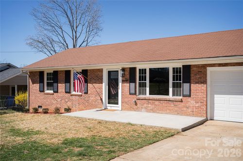 88 Skyview Ter, Asheville, NC, 28806-3744 | Card Image