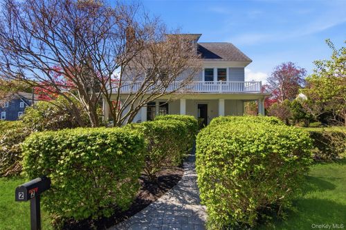 2 Brooklyn Ave, Stony Brook, NY, 11790-1804 | Card Image