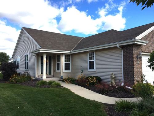 438 Clover St, ELKHORN, WI, 53121-4525 | Card Image