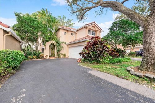 10019 Nw 5th St, Plantation, FL, 33324-7057 | Card Image