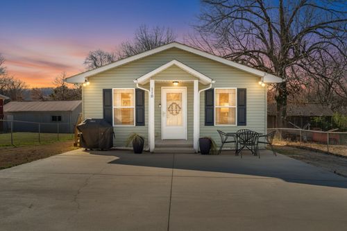 118 Brinkley St, Ashland City, TN, 37015-1810 | Card Image