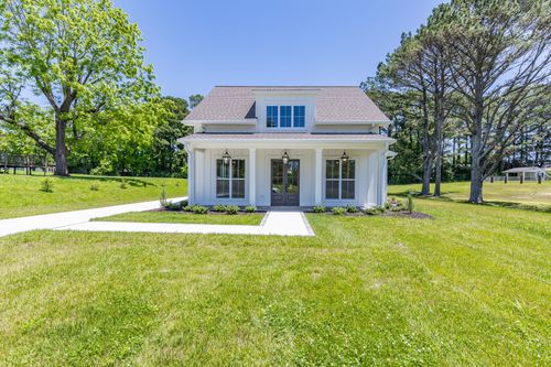 110 4th Ave S, Loretto, TN, 38469-2116 | Card Image