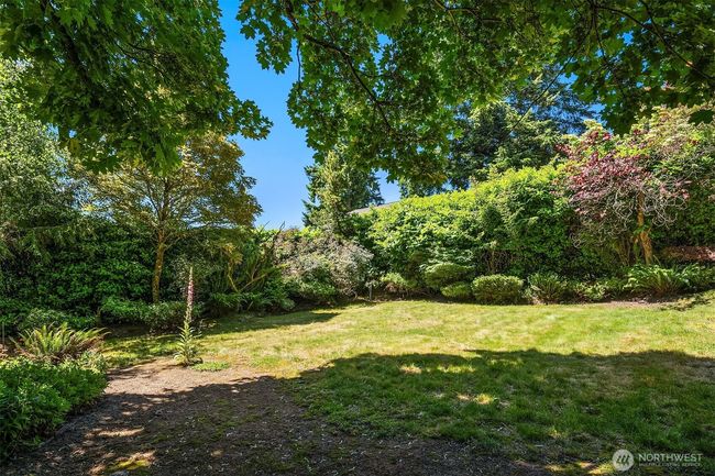 7611 Ne 8 Th St, House other with 3 bedrooms, 2 bathrooms and null parking in Medina WA | Image 7