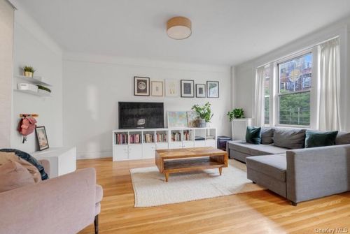 41-3515 78th St, Jackson Heights, NY, 11372-4758 | Card Image