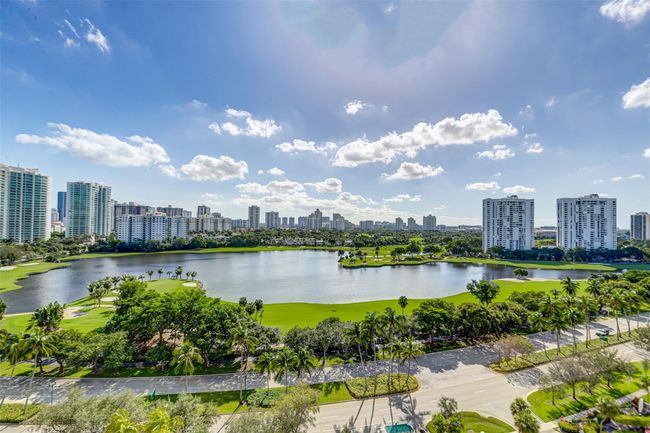 1506 - 3675 N Country Club Dr, Condo with 2 bedrooms, 2 bathrooms and null parking in Aventura FL | Image 4