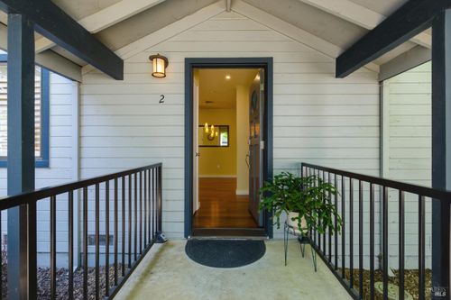 2 Village Pkwy, Napa, CA, 94558-6142 | Card Image