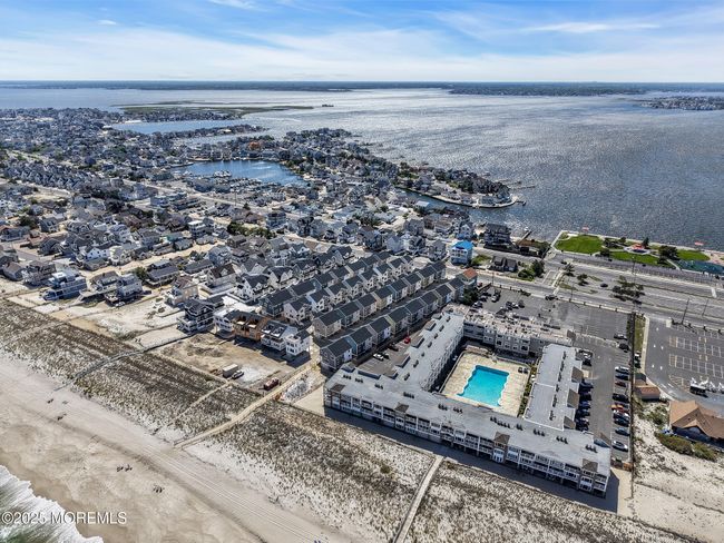 6 Shell Rd, Condo with 2 bedrooms, 3 bathrooms and 2 parking in Mantoloking NJ | Image 44