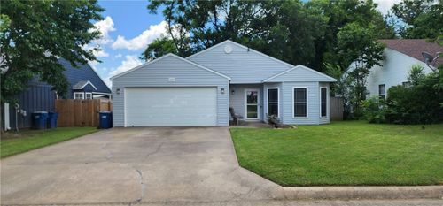 1210 Spring St, Bentonville, AR, 72712-3721 | Card Image