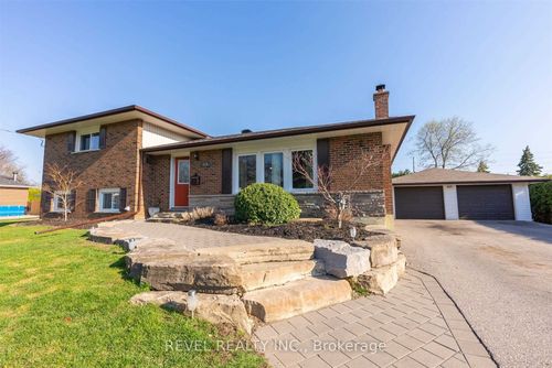 469 Maine St, Oshawa, ON, L1L1A1 | Card Image