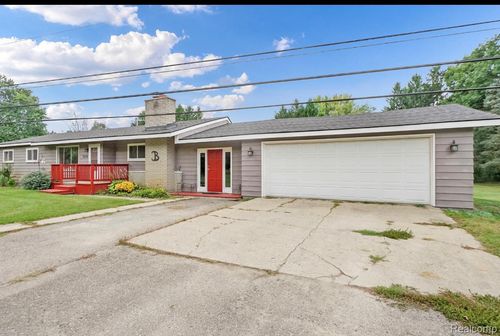 5014 Oak Hill Rd, Clarkston, MI, 48348-2119 | Card Image