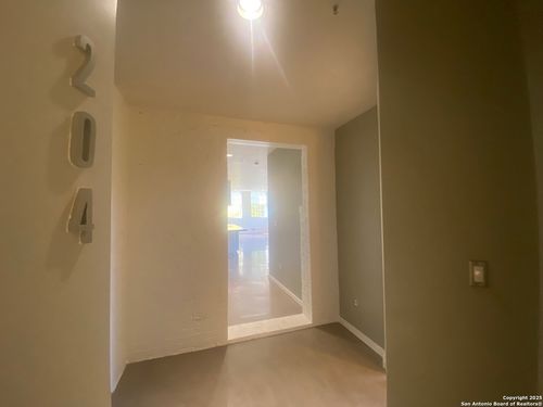 unit-204-114 Camp St, San Antonio, TX, 78204-1513 | Card Image