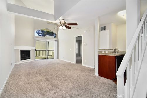 311-5500 Owensmouth Ave, Woodland Hills, CA, 91367-7008 | Card Image