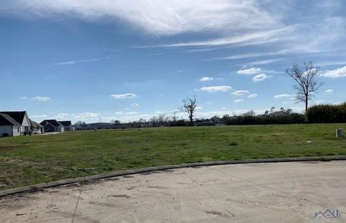 119 Lyndale Ct, Houma, LA, 70364-1128 | Card Image