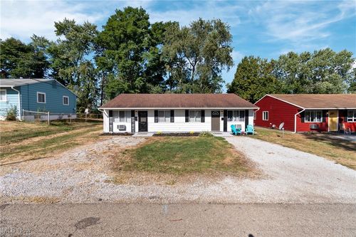 3017-3015 Bollinger Ave Ne, Canton, OH, 44705-3831 | Card Image