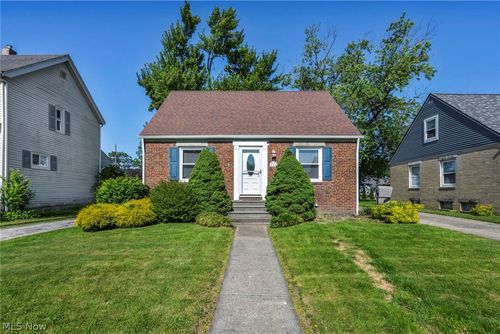 208 Longfellow St, Elyria, OH, 44035-3729 | Card Image