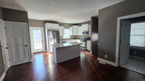 111 Carlin St, Auburn, IN, 46706-1203 | Card Image