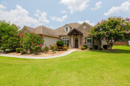 5330 Forest Glen Cir, Valdosta, GA, 31602-5028 | Card Image