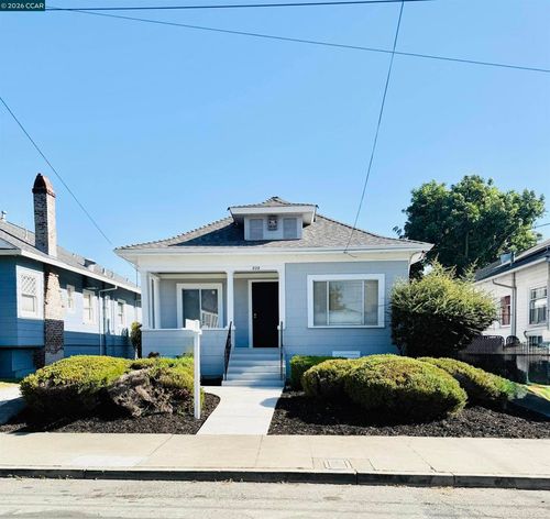 829 Aileen St, Oakland, CA, 94608-2817 | Card Image
