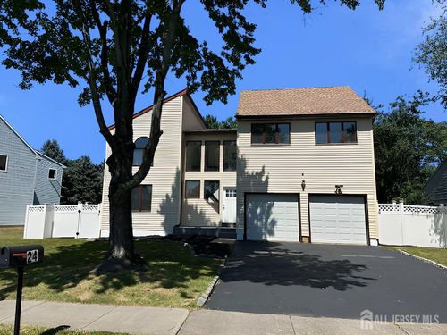 24 Pullman Loop, Dayton, NJ, 08810-1550 | Card Image