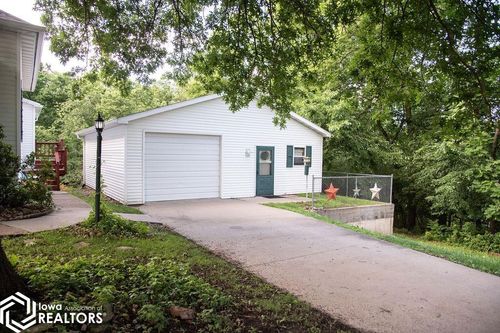 1637 Locust St, Ottumwa, IA, 52501-3352 | Card Image