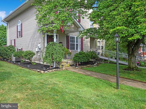 612 N Chestnut St, PALMYRA, PA, 17078-1106 | Card Image